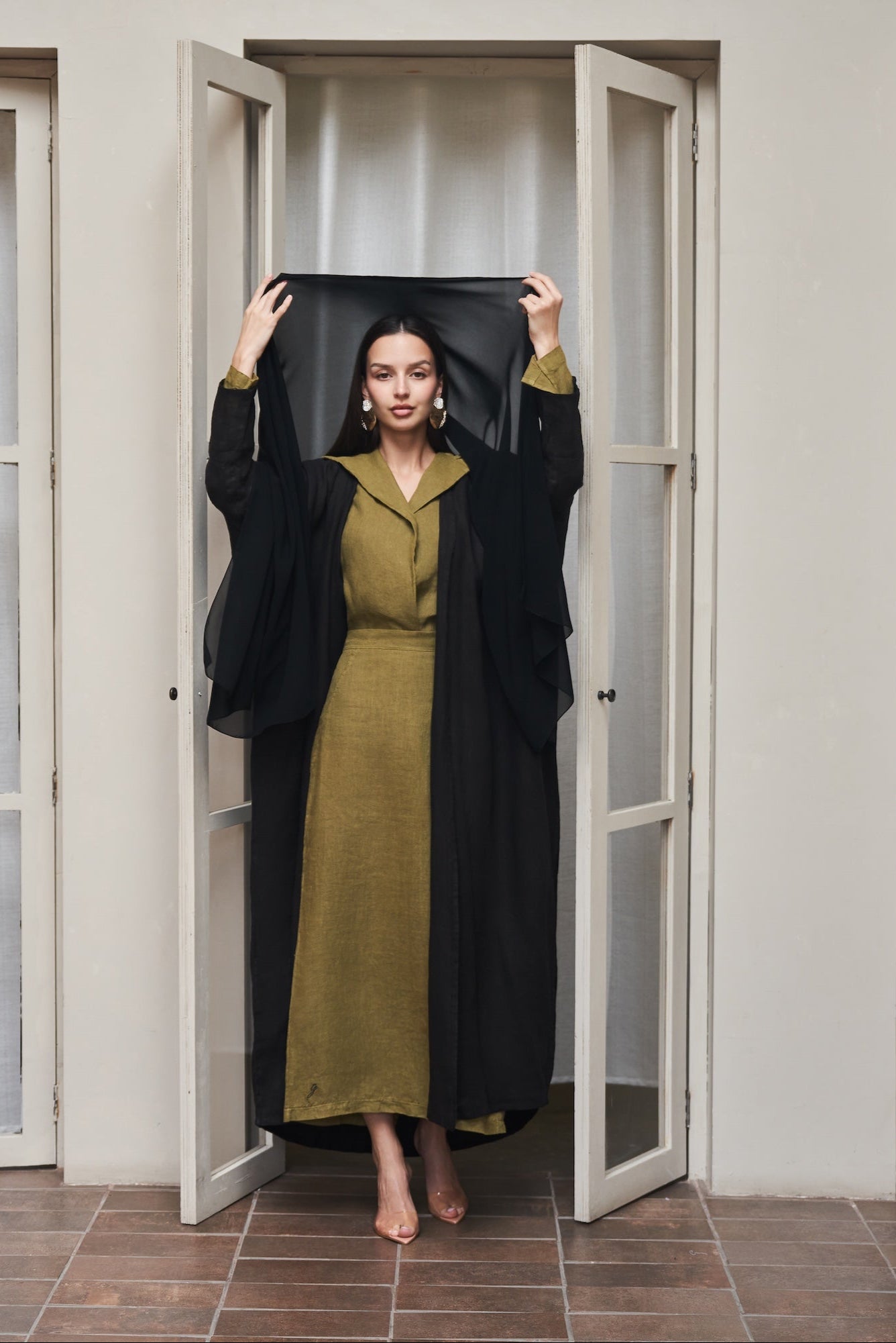 LAYLA Pure Linen Bisht Abaya in Nero