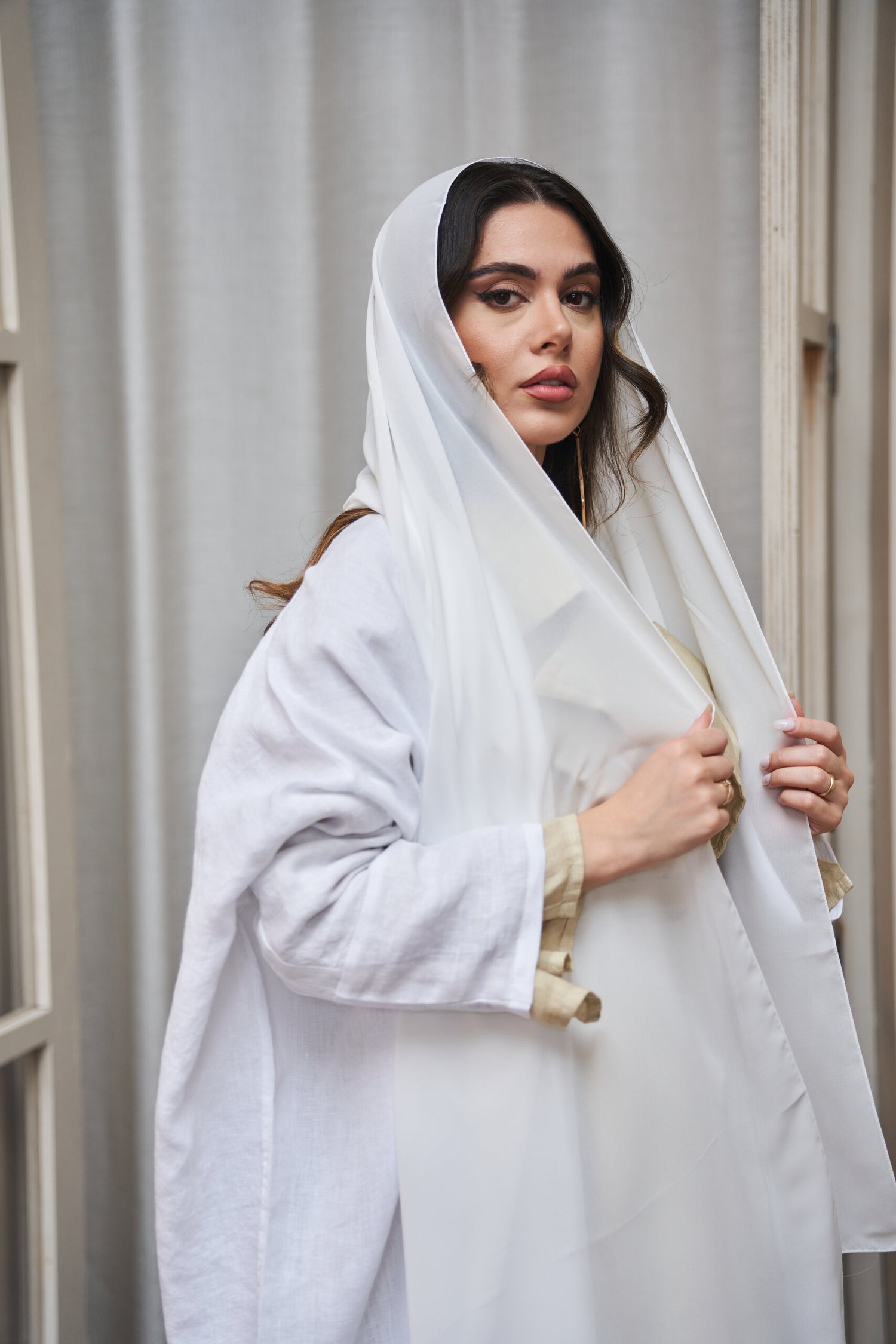 Layla Pure Linen Bisht Abaya in Blanco