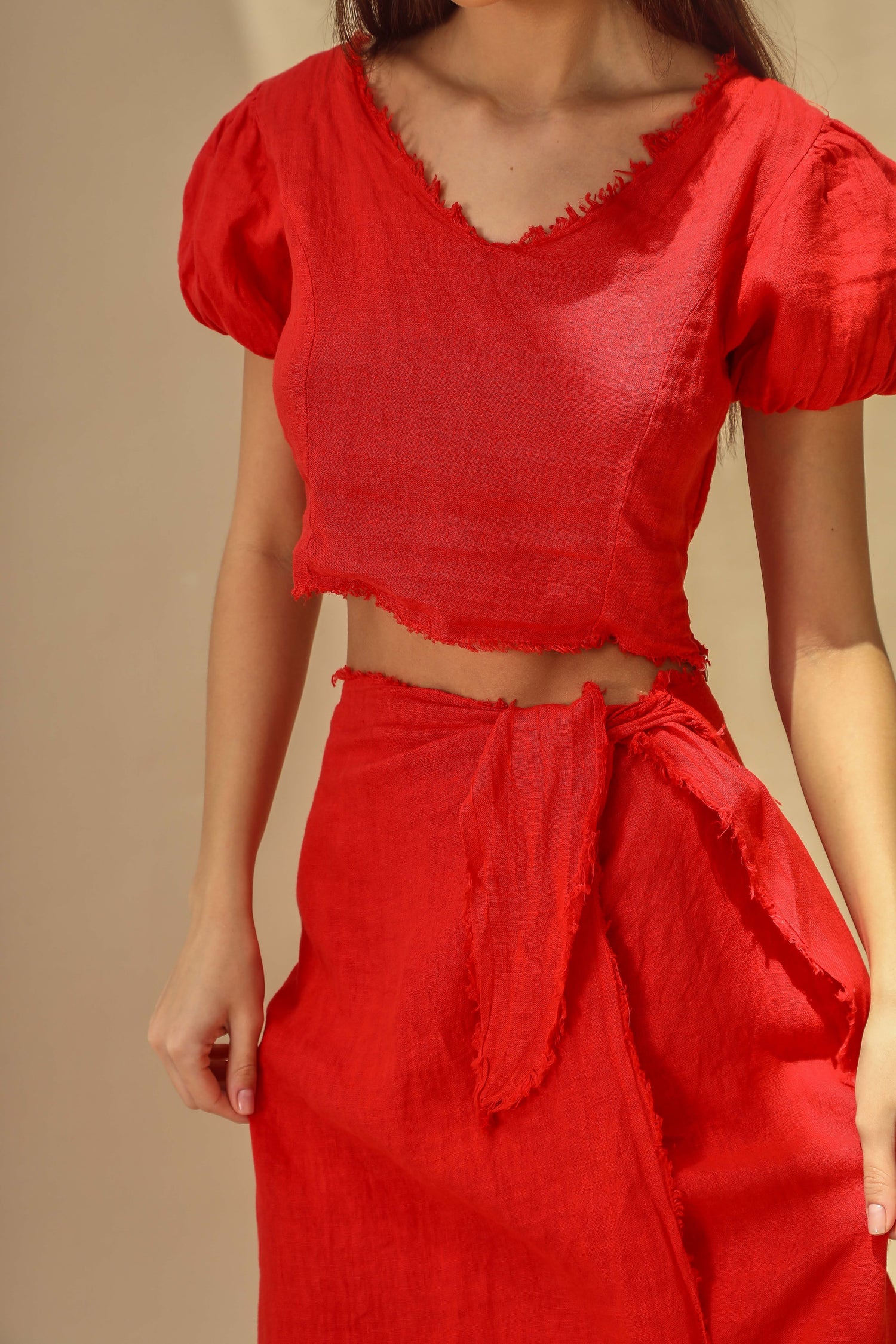 Tocco Voluminous Pure Linen Crop Top in Rosso | G Linen WorldTocco Voluminous Pure Linen Crop Top in Rosso | G Linen world