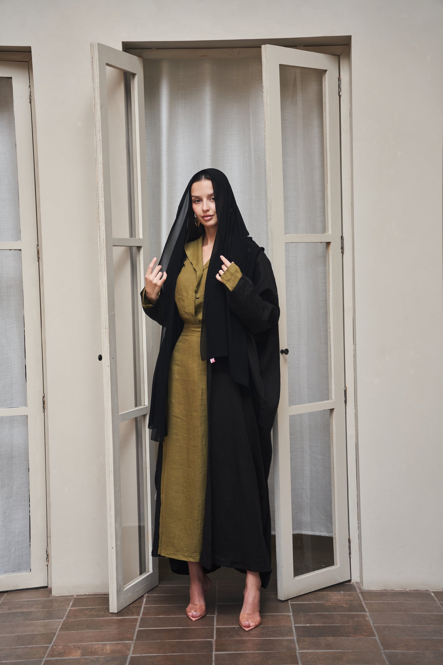 LAYLA Pure Linen Bisht Abaya in Nero
