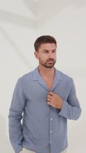 Load and play video in Gallery viewer, Occhi Men&#39;s Linen Shirt Blue
