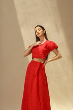 Load image into Gallery viewer, Tocco Voluminous Linen Crop Top - Rosso
