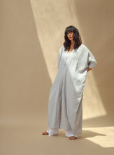 Load image into Gallery viewer, Aria Pure Linen Bisht Abaya Perla | G Linen World
